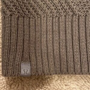 Lululemon knitted sweater